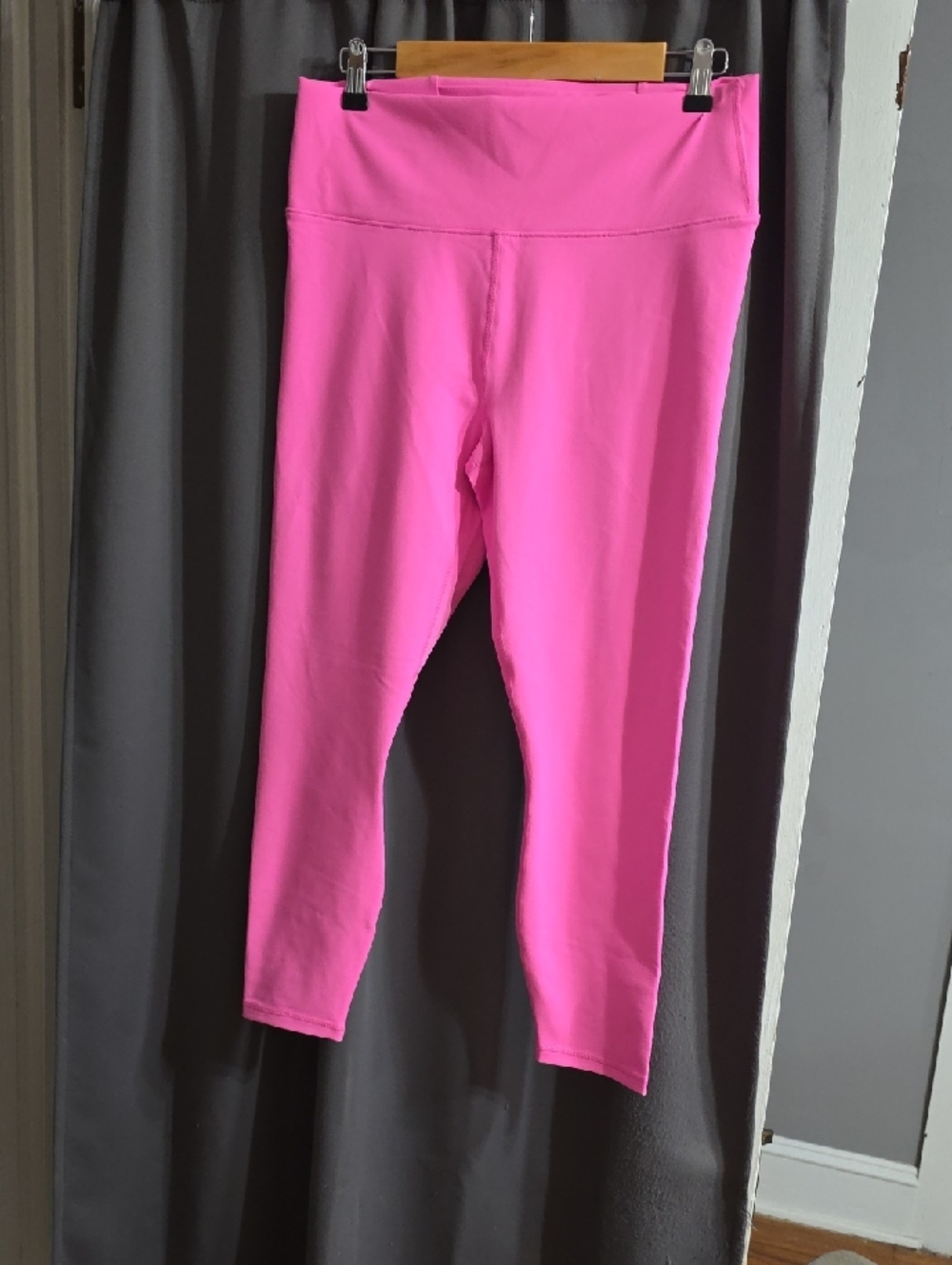 NWT Fabletics Power Hold Yoga Pants Boost High Waist Pink Cheetah Criss Cross XL